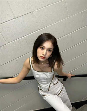 玛丽莲果冻传媒0