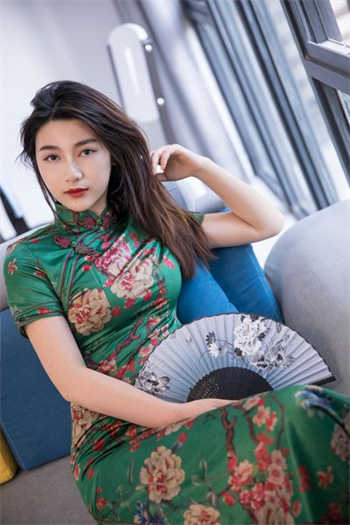 cf僵尸挤灵狐者奶房