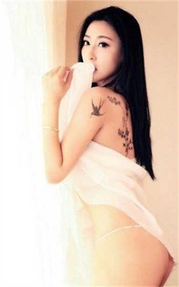 女子误以为是老公还很配合