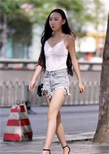 有母露的女人巴巴鱼