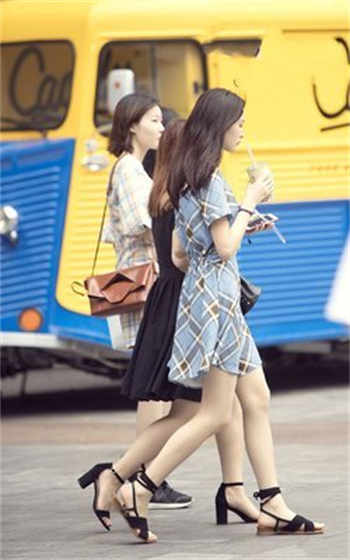 快乐的密室中字在线多雨