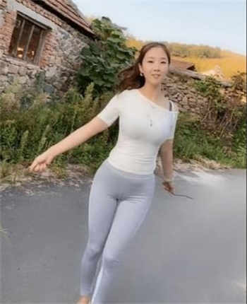 沈芯语体育老师
